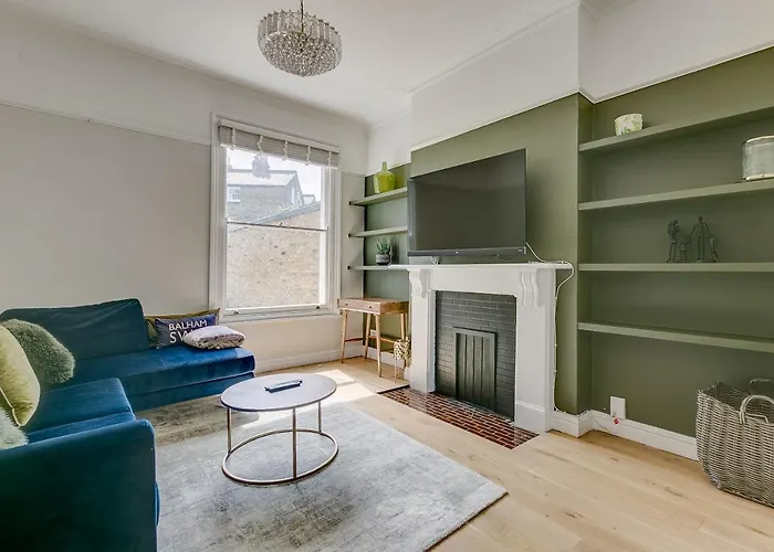 Balham Near Tube Victorian House 4 Bedrooms 9 Beds
