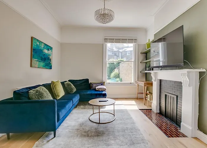 Balham Near Tube Victorian House 4 Bedrooms 9 Beds